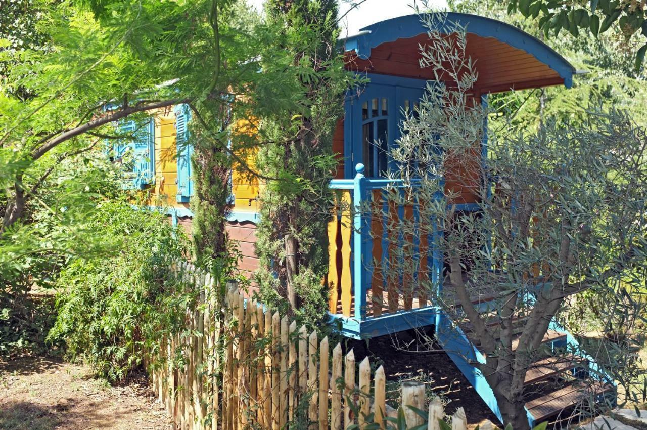 Vila Roulotte De Charme Grasse Exteriér fotografie